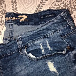 Seven skinny Jean size 22.